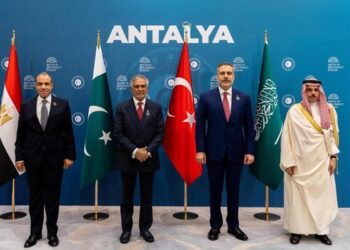 Mantan PM Qatar Dorong Pembentukan NATO Teluk Baru