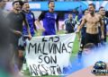 Kontroversi Las Malvinas mewarnai Piala Dunia 2026 setelah pemain Argentina membentangkan spanduk usai mengalahkan Inggris dan memicu penyelidikan FIFA.