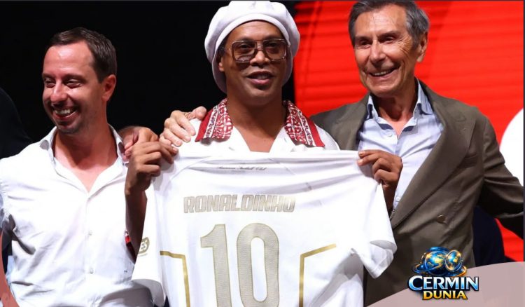 Ronaldinho Kembali ke Sepak Bola Profesional Setelah 11 Tahun